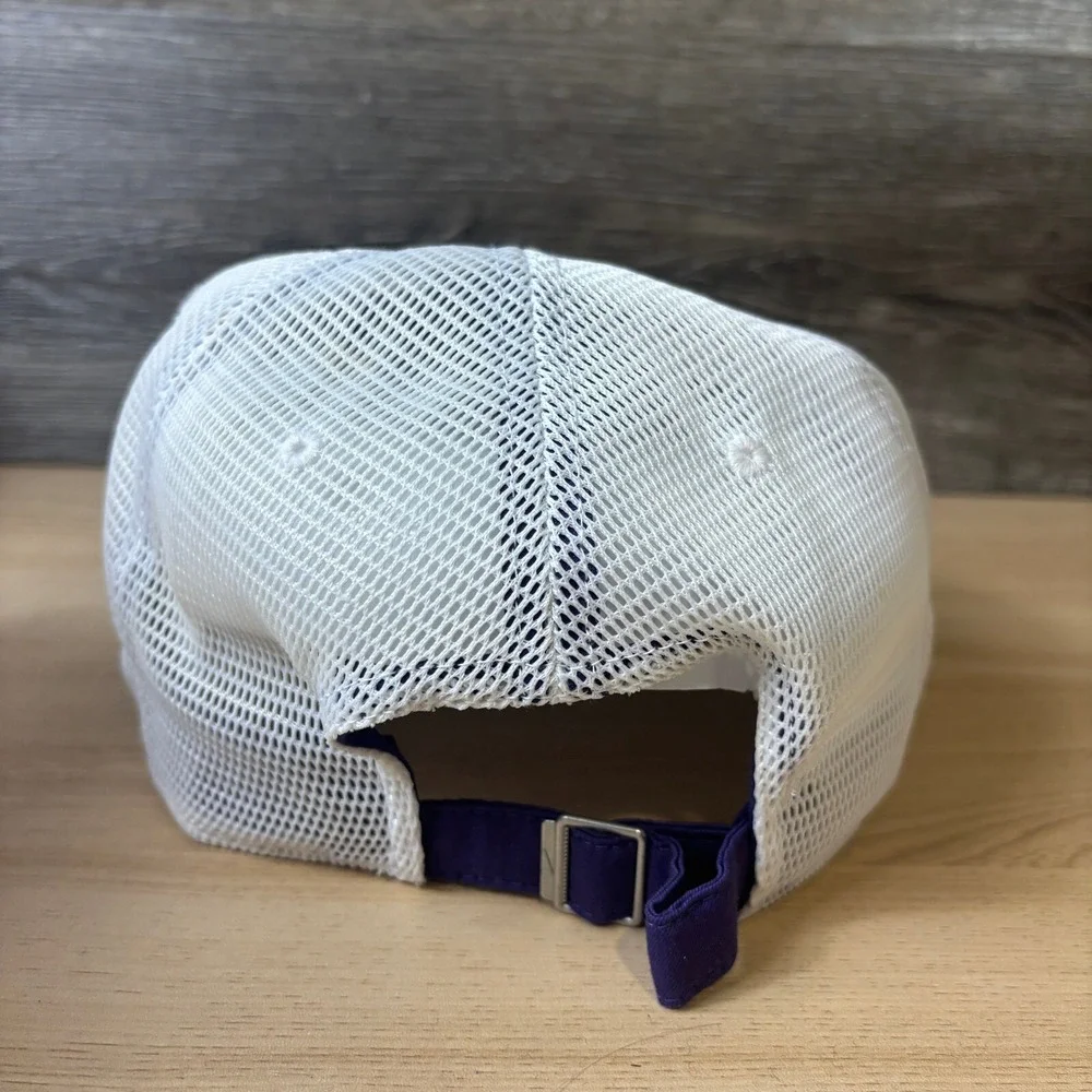 Washington Huskies Hat‎ Cap Strap Back Purple Nike Mesh Back Adjustable